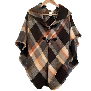 Apt. 9 Sweater Poncho with 2 large buttons in front One Size